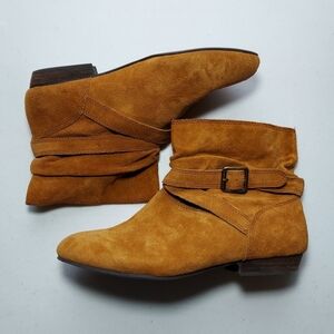 Gianni Bini Ankle Boots Slip-on Slouchy Almond Bootie Buckle Accent Camel Tan 8M